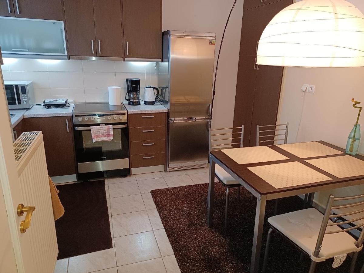 Central Apartment Ioannina Luaran gambar